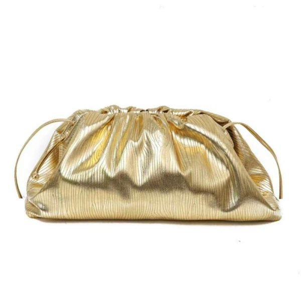 Luxuriously Soft: Cloud Clutch for Golden Evenings (84€)