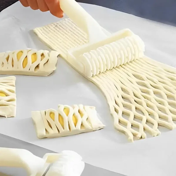 Pastry Dough Lattice Roller and Cutter Wheel